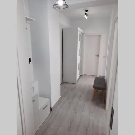 Apartament Modern Cu Terasa Брашов