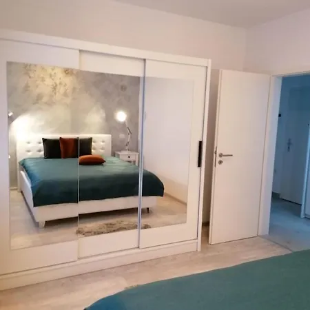 Apartament Modern Cu Terasa * Брашов